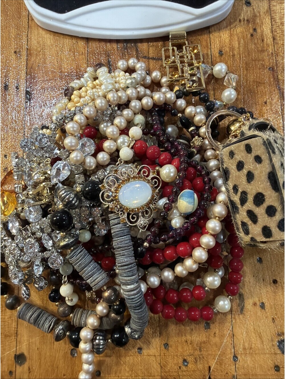 Vintage Beads Bubbles And Other Treasures Over A Pound #9